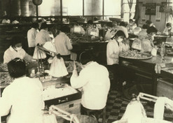 1970年開始，為在短期內(nèi)改變中成藥生產(chǎn)的落后面貌，中國藥材公司專項撥款先后改造3家中成藥廠、改擴(kuò)建4家中藥機(jī)械廠