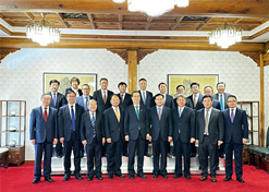 2023年12月20日，國藥集團(tuán)黨委書記、董事長劉敬楨參加韓國總理韓德洙會(huì)見中方代表團(tuán)活動(dòng)并作為代表發(fā)言